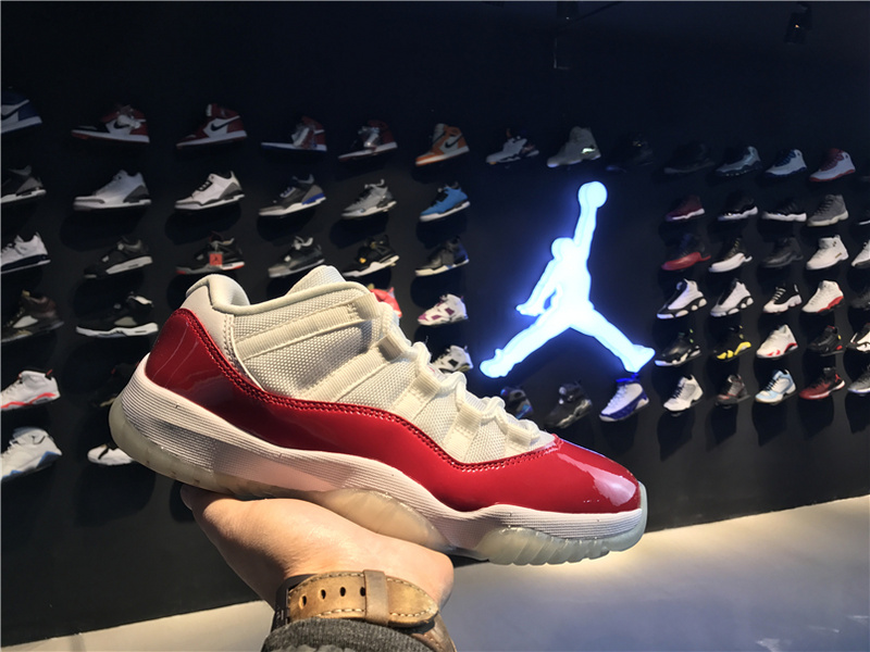 Air Jordan 11 Low Varsity Red 528895 102